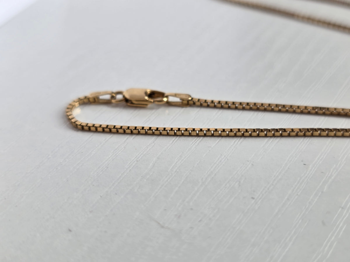 Vintage 14k Gold 1mm UNOAERRE Solid Box Chain 16"