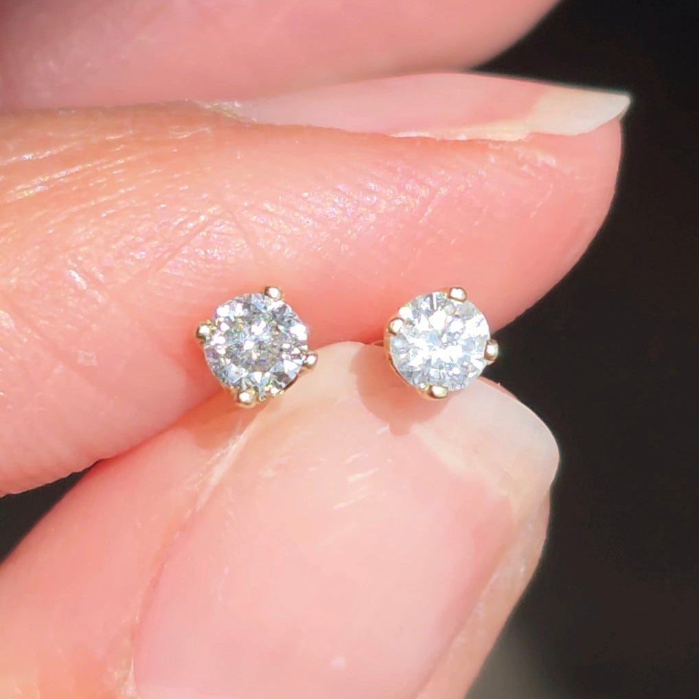 Classic 14k Gold .25CTW Round Diamond Studs Mismatched Earrings