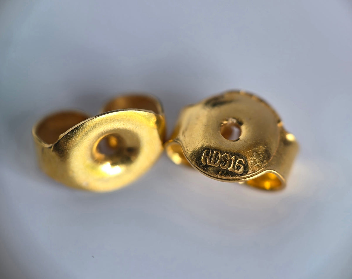 Gorgeous 14k Gold Diamond Dainty Studs Earrings