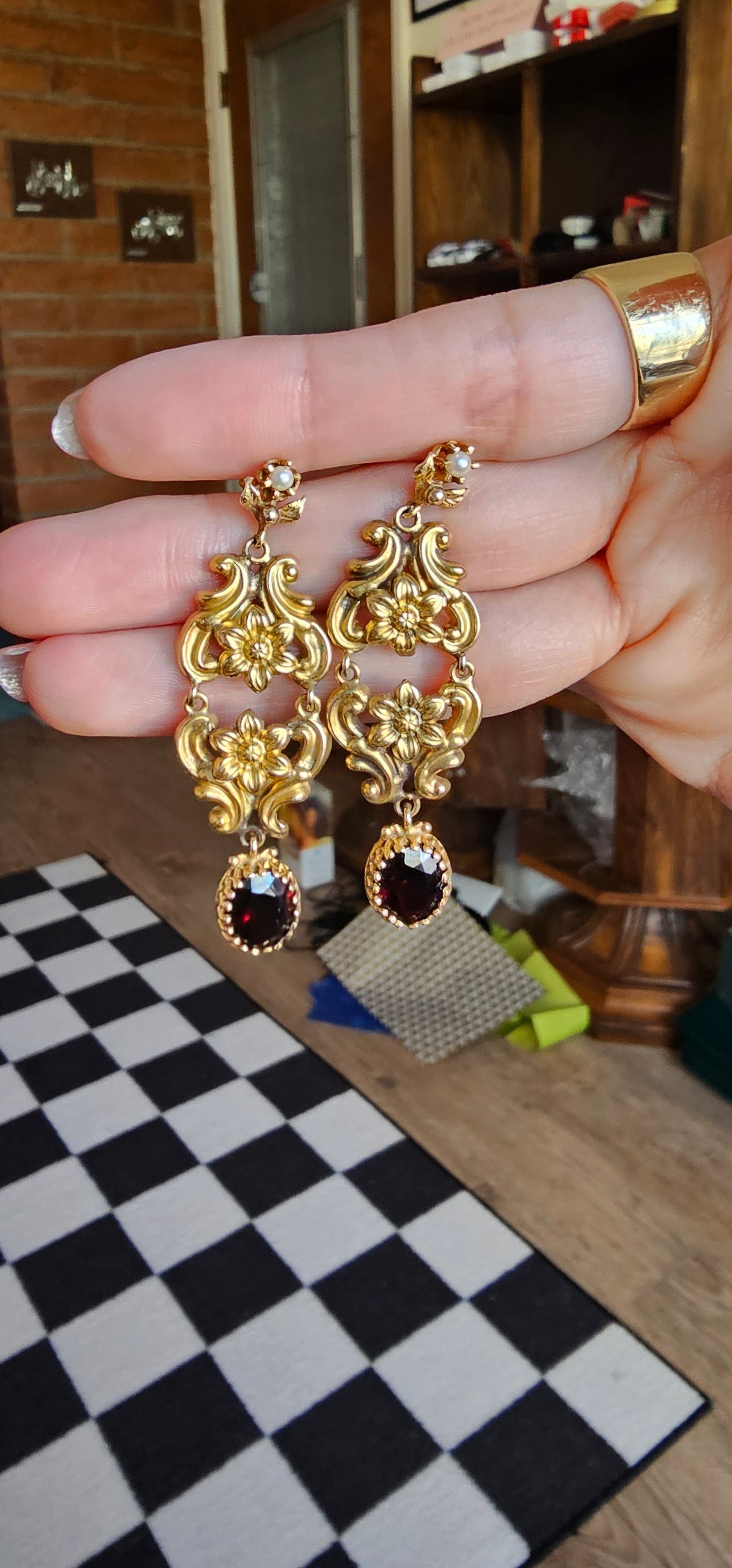 Stunning Vintage 14k Gold 5.60 CTW Garnet & Seed Pearl Dangle Statement Earrings