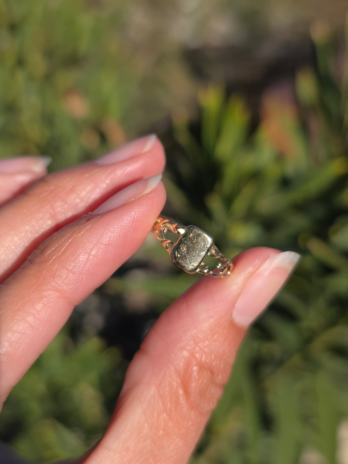 Pretty 10k Gold Blank Signet Ring Size 6.5