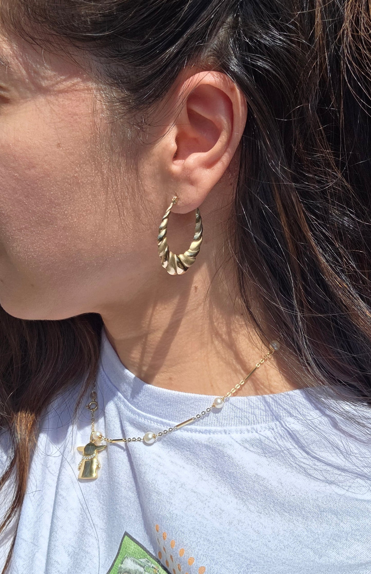 Pretty 10k Gold Hollow Shrimp / Croissant Elongated Oval Hoops Earrings