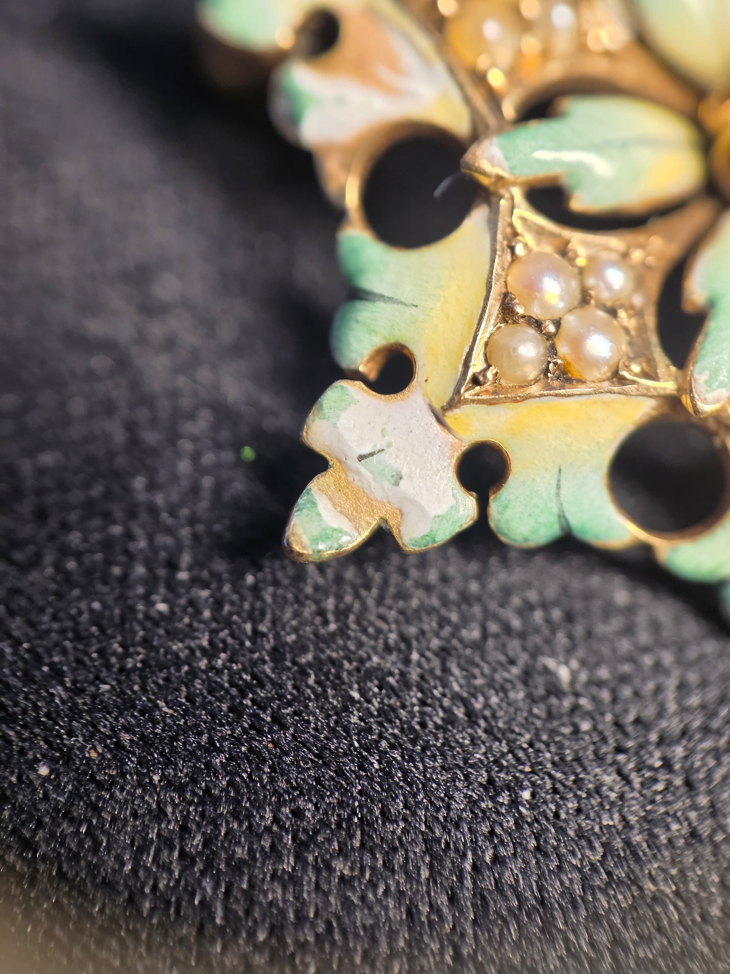 Pretty 10k Gold Enamel Seed Pearl and Garnet Star Brooch (NO CHAIN)