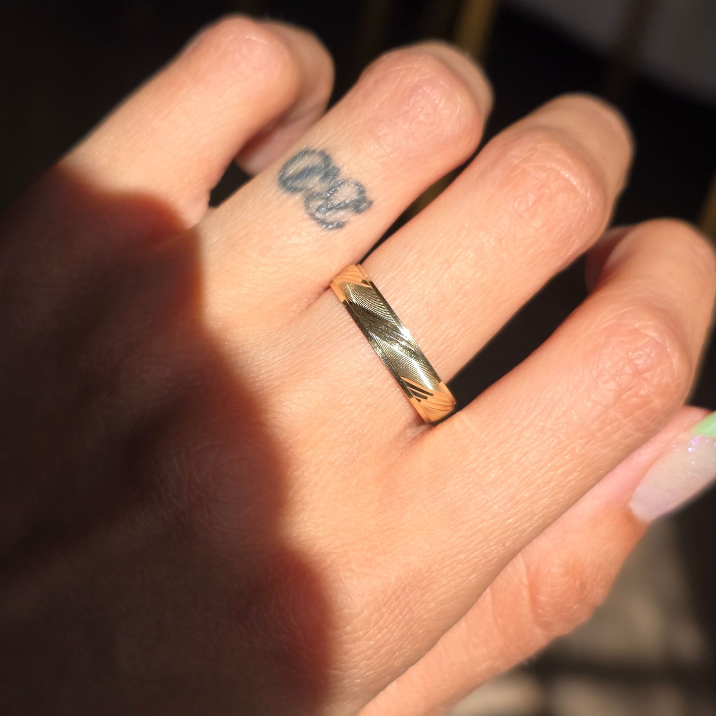 Pretty 10k Gold Diamond Cut Textured 4.1mm Wide Band Size 8.25