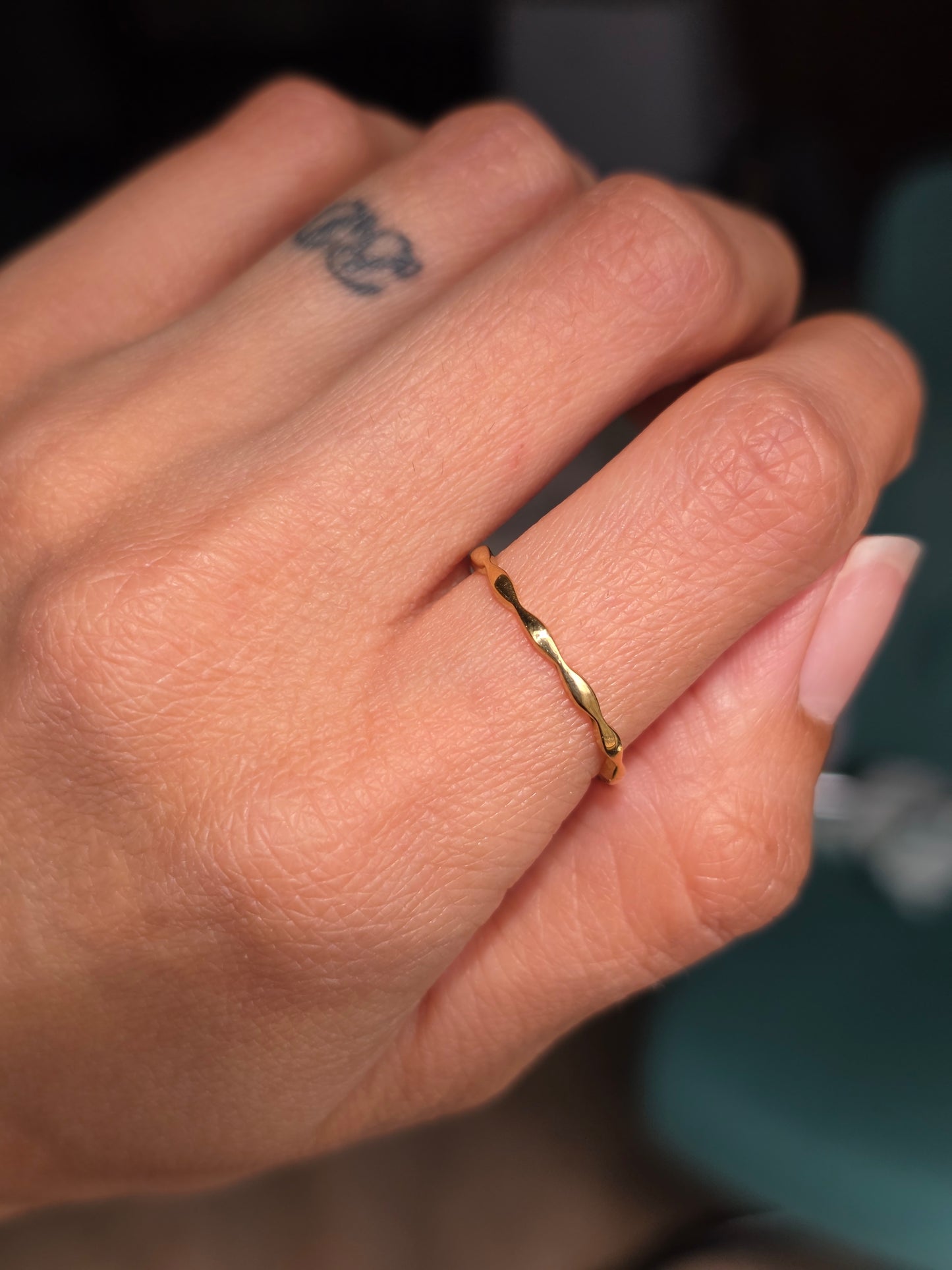 Awesome 10k Gold Wavy Skinny Stacker Band  Ring Size 7.25