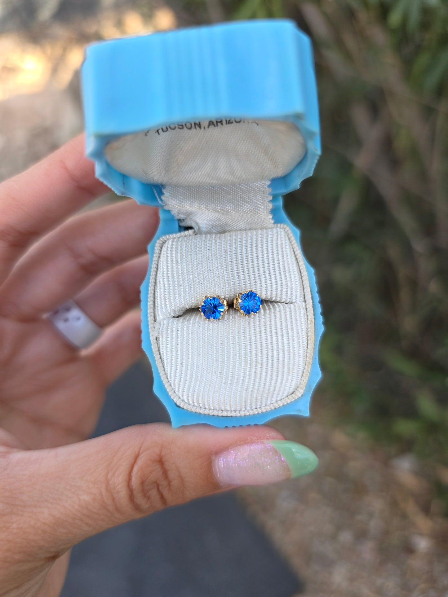 14k Gold Vivid Blue Glass Gemstone Studs Earrings