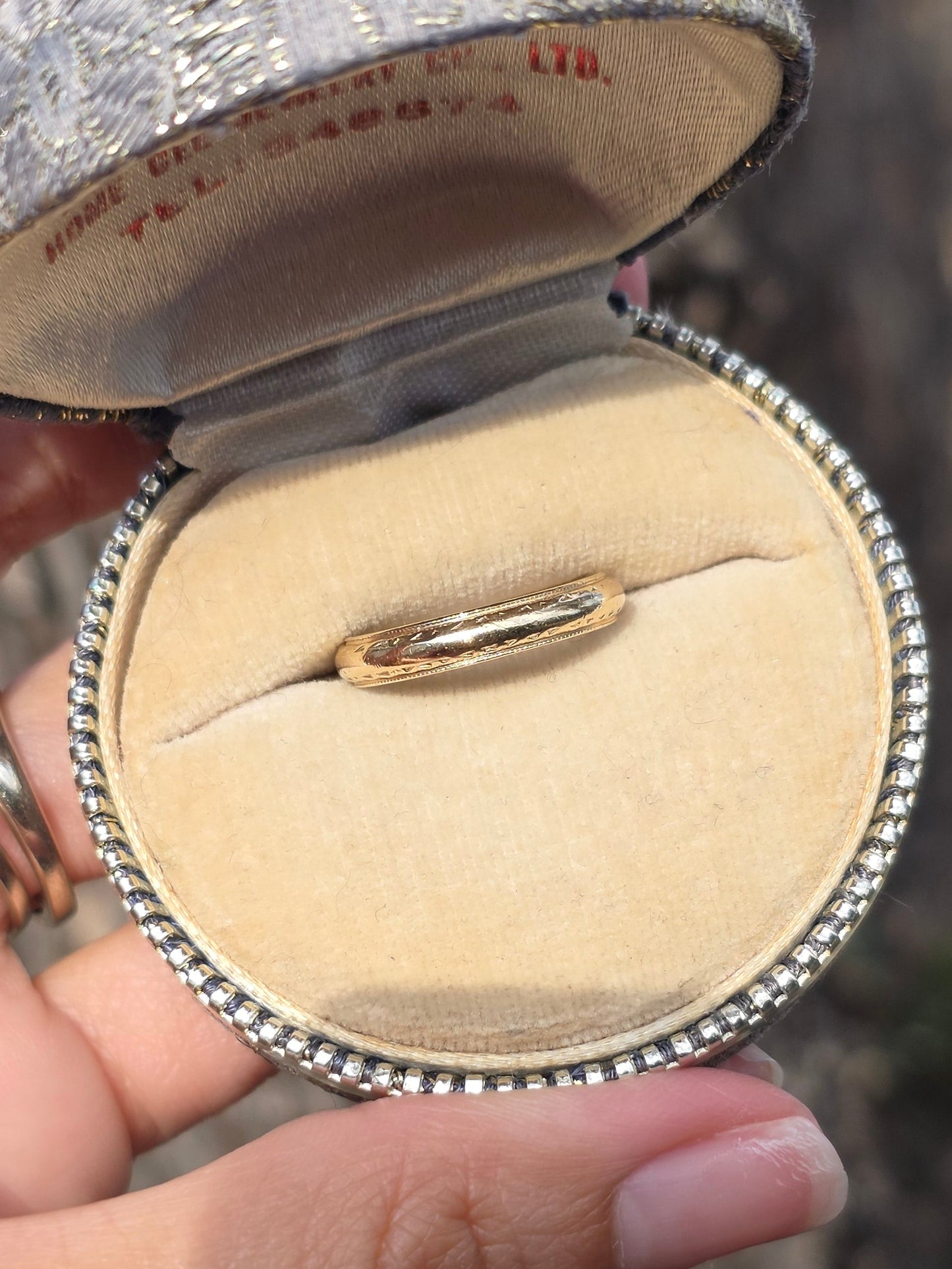 Vintage Etched Solid 14k Gold Band Ring Size 6