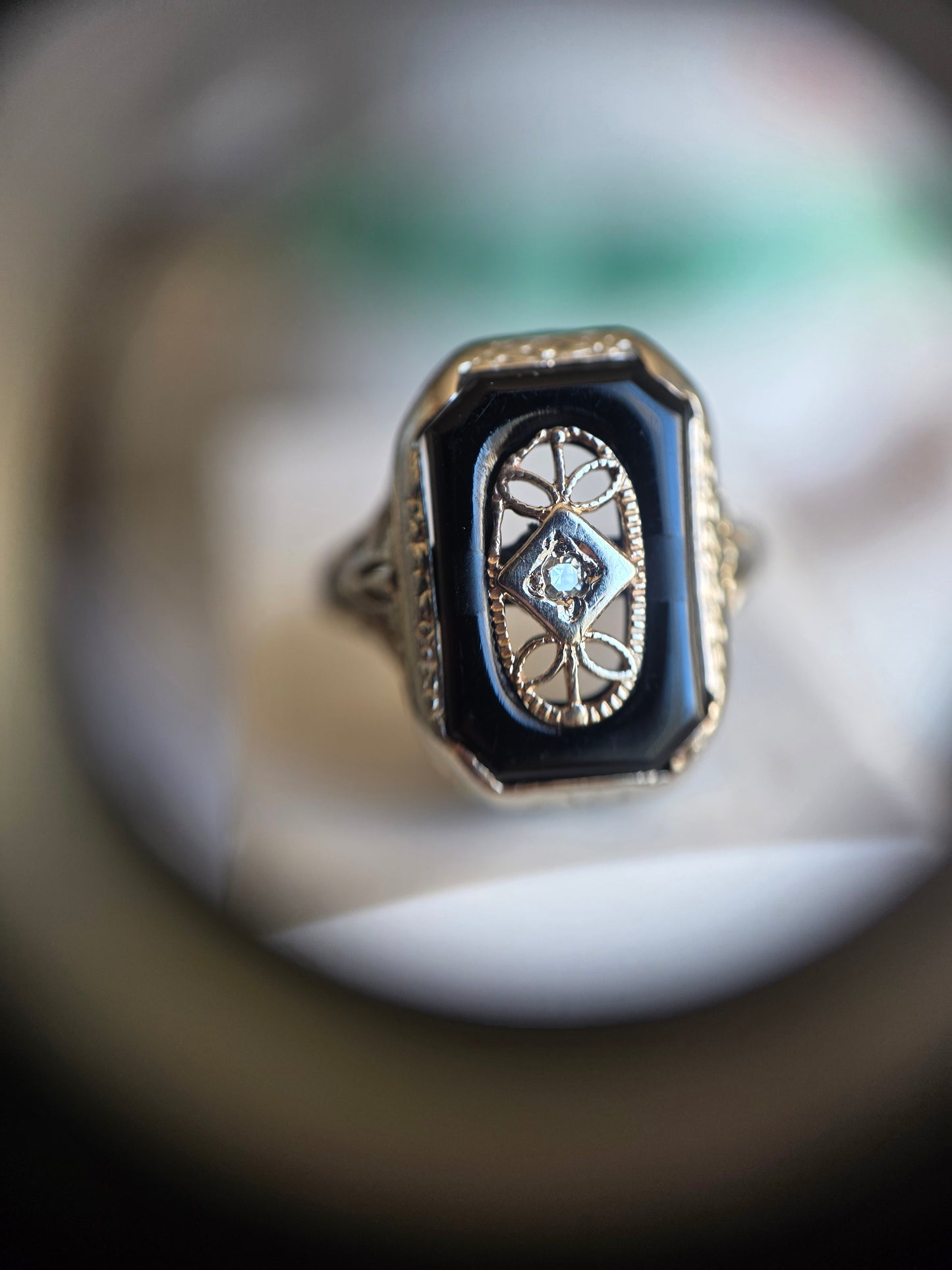 Vintage 10k White Gold Art Deco Style Onyx Shadowbox Diamond Accented Ring Size 4.5