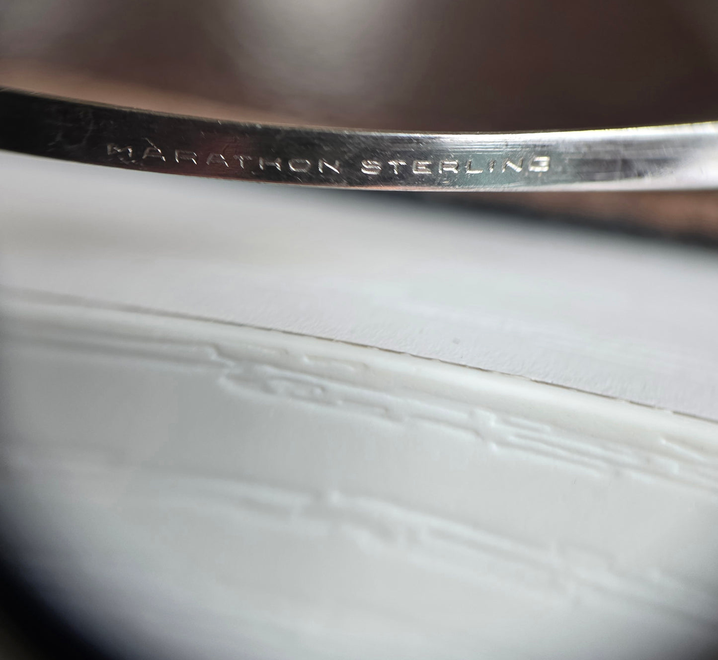 Beautiful Vintage Etched Hearts Matte Finish Hinged Sterling Silver Bangle Bracelet 7"