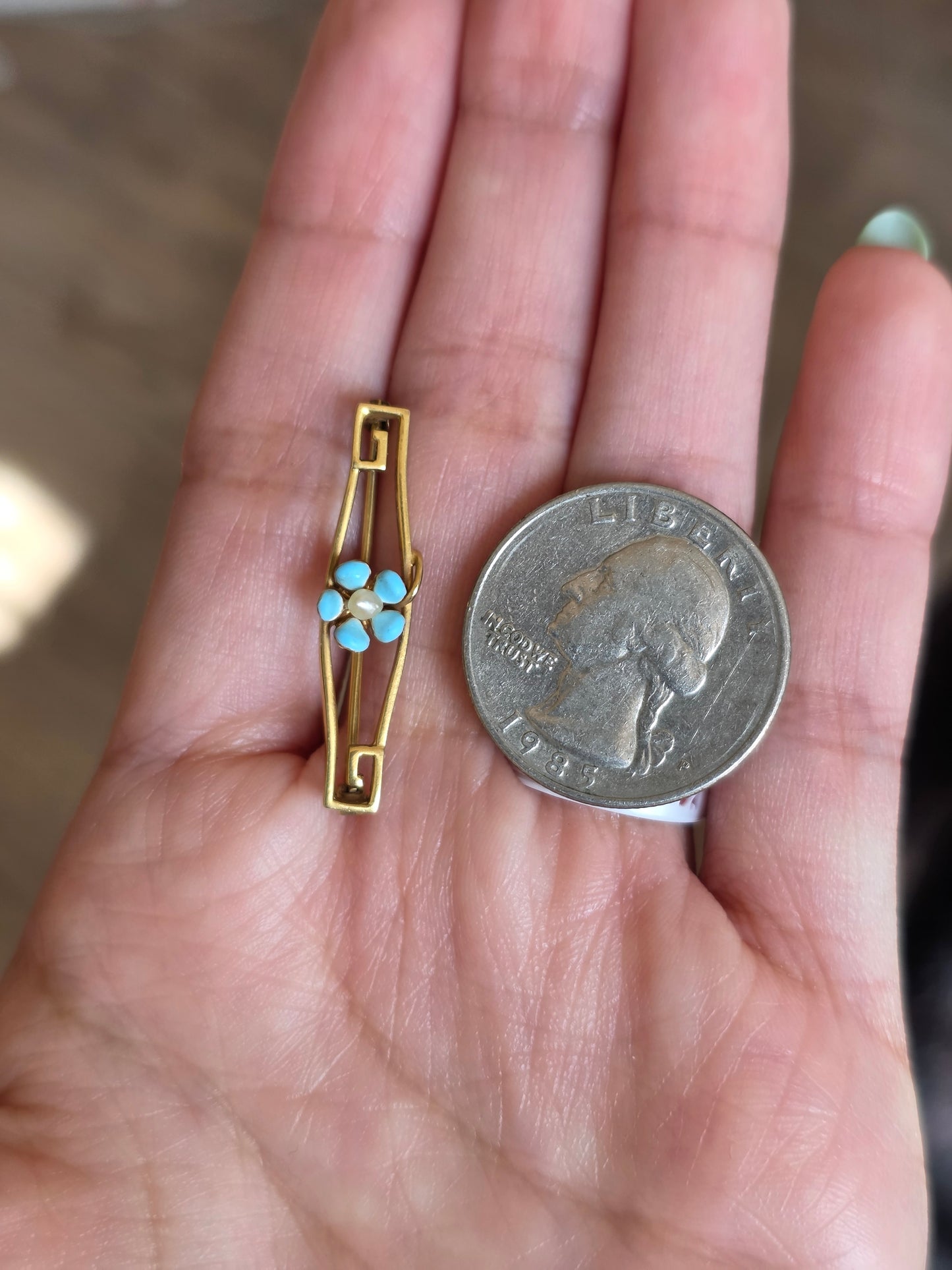Beautiful Vintage 10k Gold Enamel and Pearl Flower Brooch (NO CHAIN)