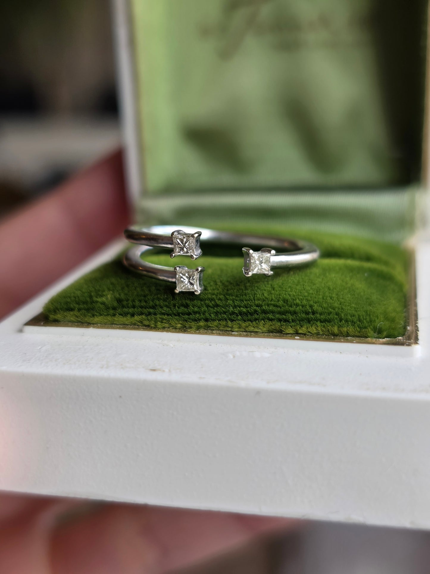 10k White Gold 3 Princess Diamond Open Band Ring Size 7.25