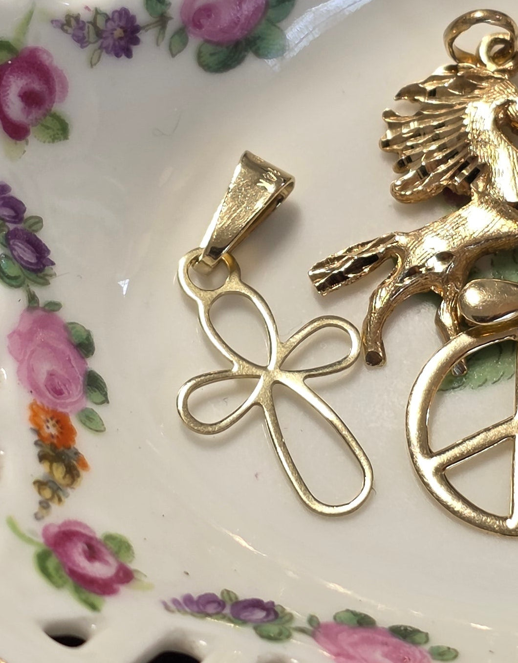 Sweet 14k Gold Lightweight Cross Cut Out Pendant