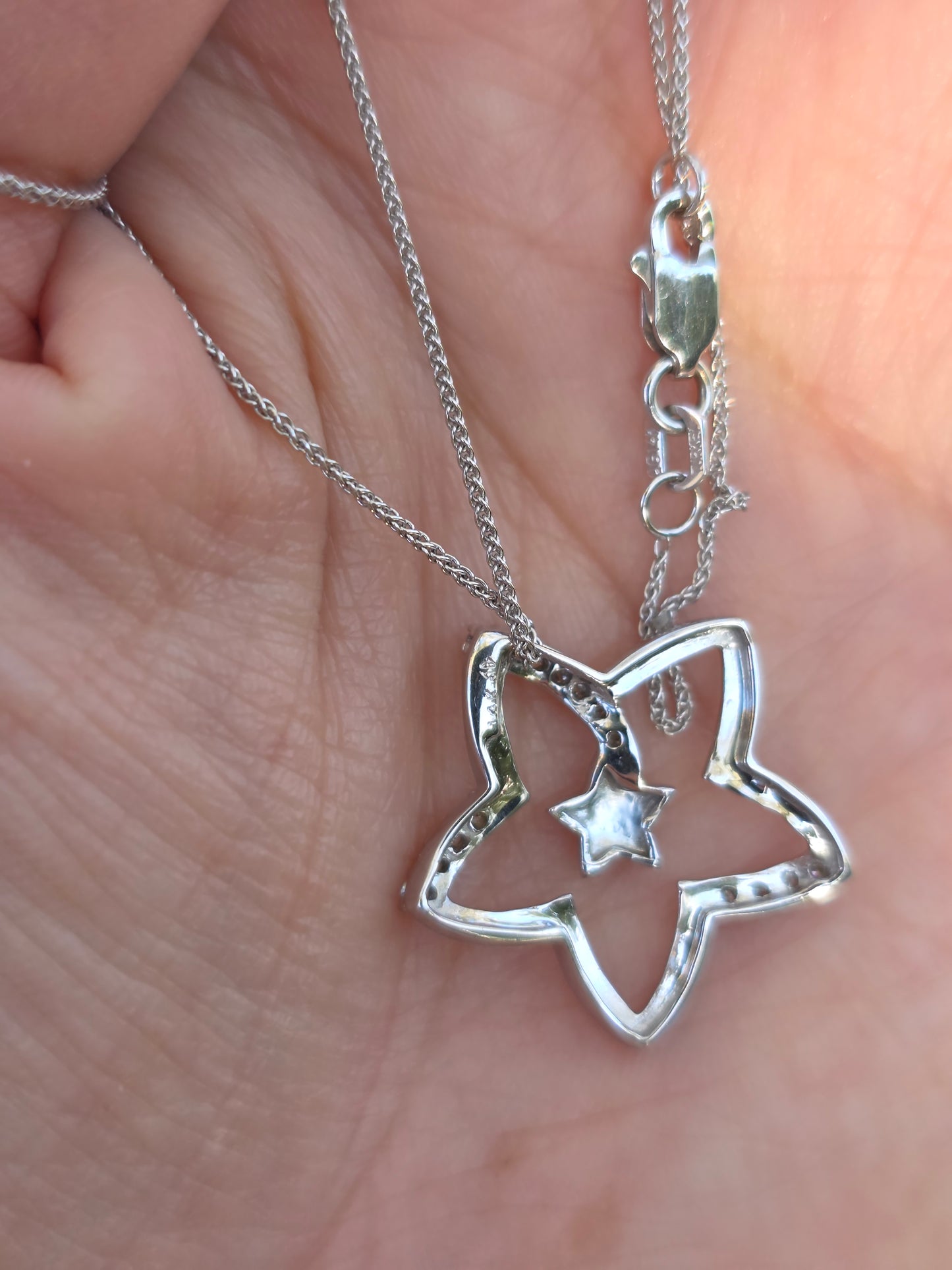 Beautiful 14k White Gold Diamond Star Pendant Necklace WITH CHAIN 18"