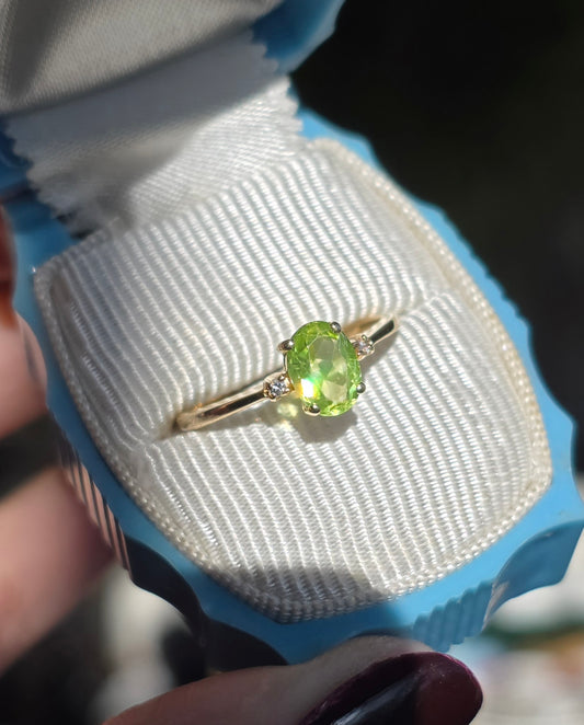 Beautiful .86TCW Peridot Diamond Stacker Ring Size 6.25 August Birthstone