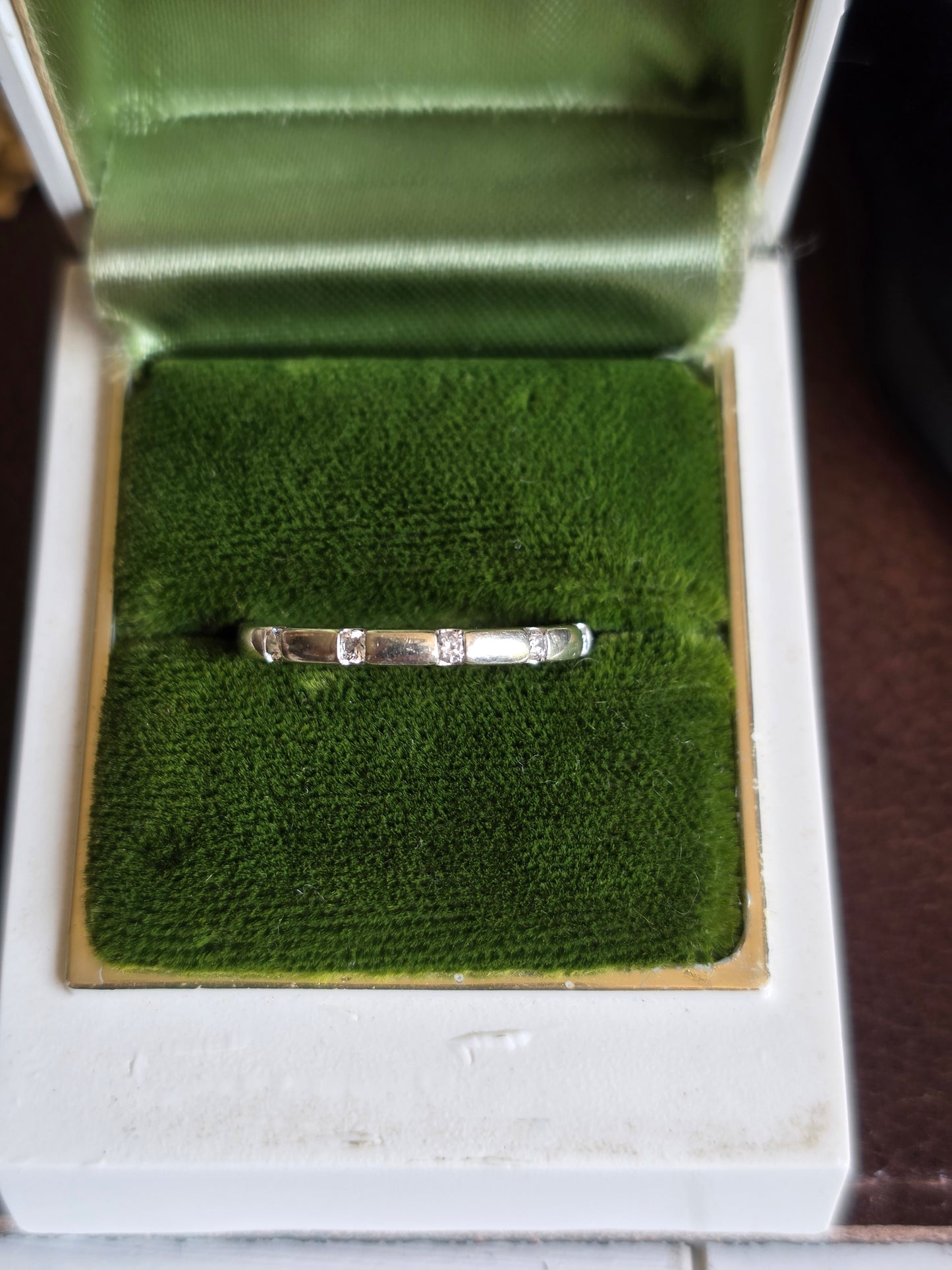 Lovely 10k White Gold Flush Set 5 Diamond Stacker Band Ring Size 6.75