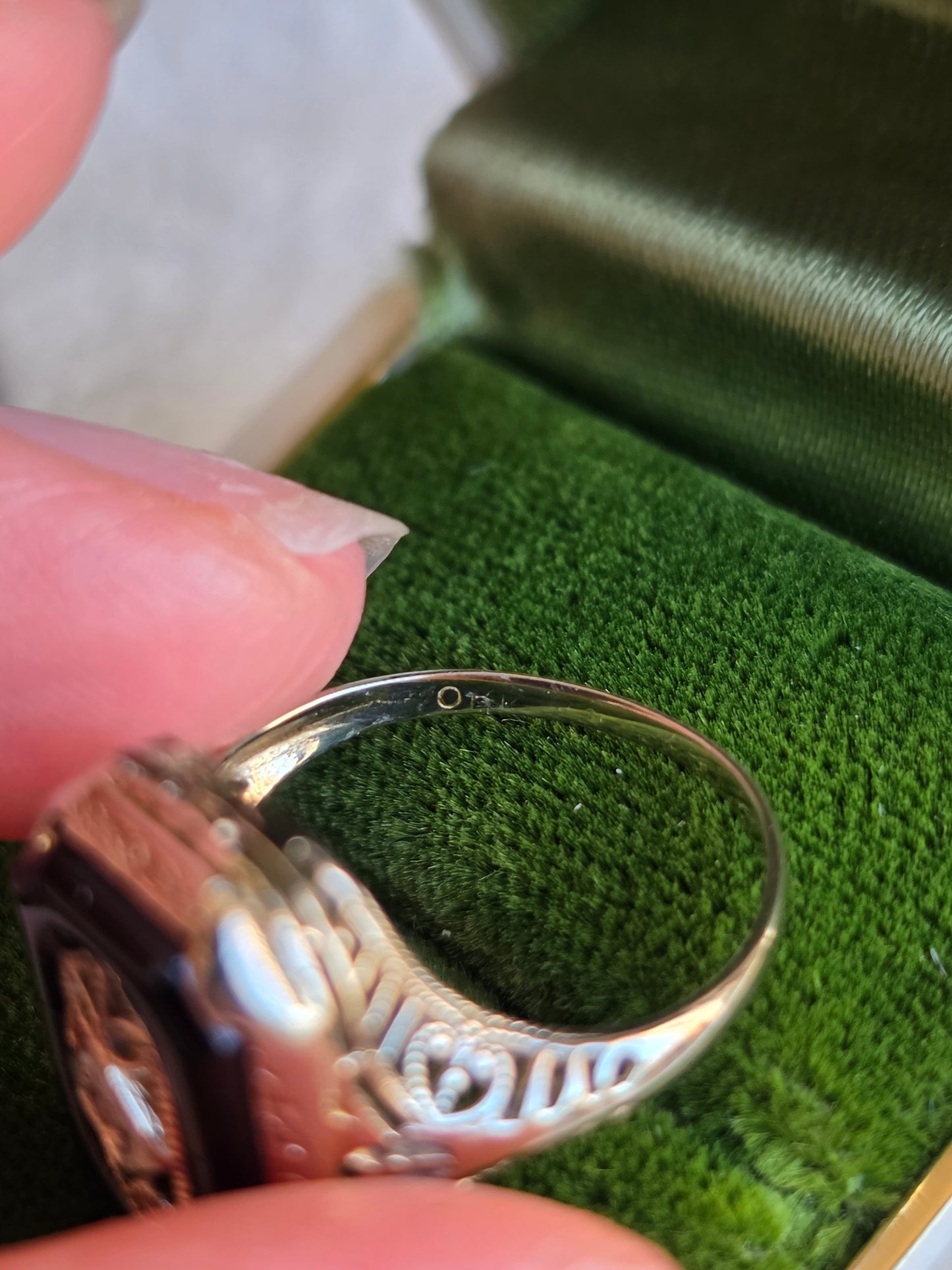 Vintage 10k White Gold Art Deco Style Onyx Shadowbox Diamond Accented Ring Size 4.5