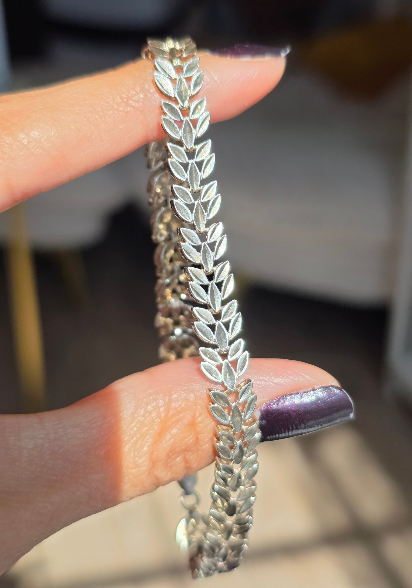Pretty Vintage Diamond Cut Leaf Link Bracelet 8"