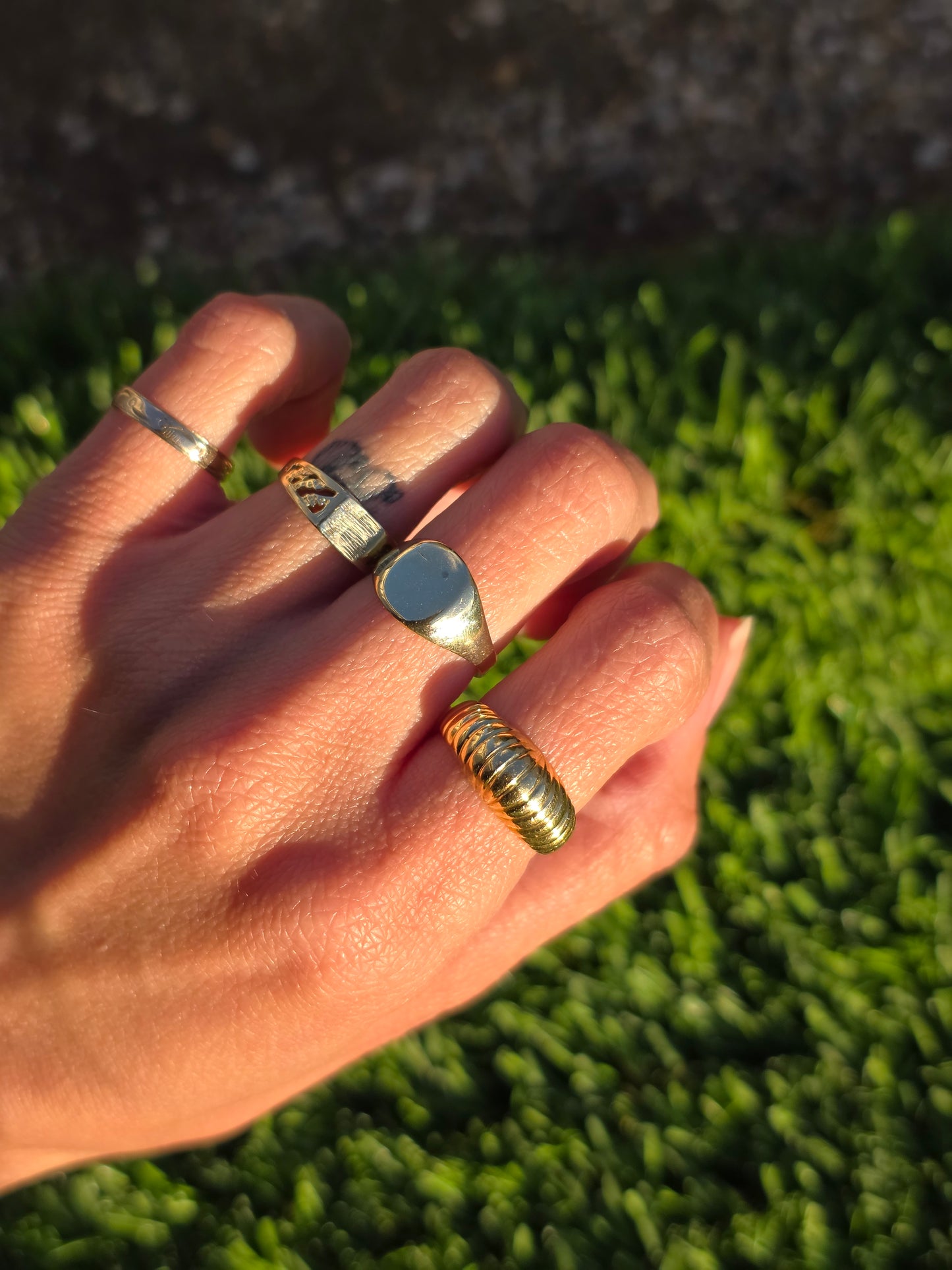 Solid 18k Gold Shrimp / Croissant Domed Ring Size 5.5