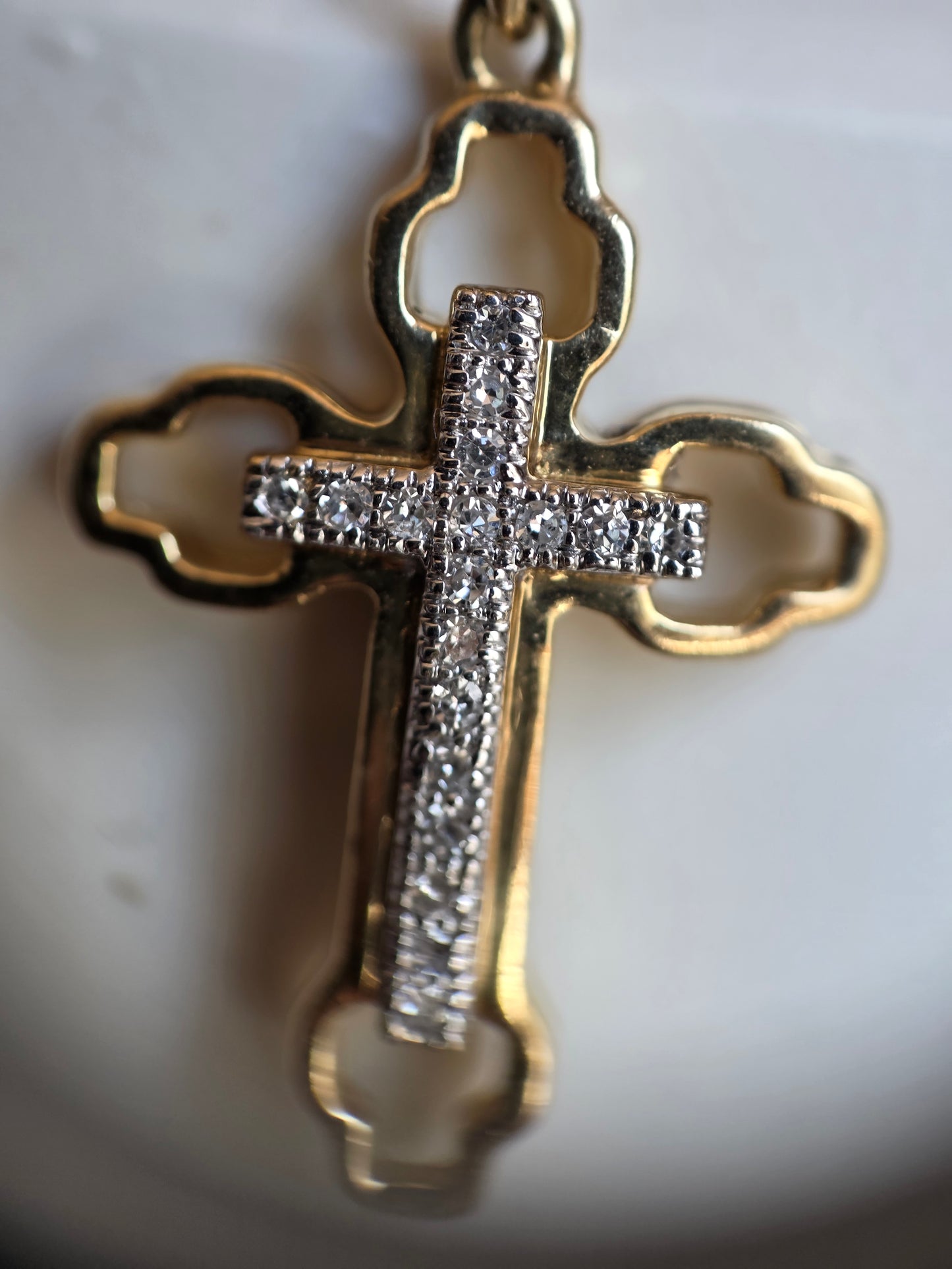 Beautiful 10k Gold Diamond Cross Pendant (NO CHAIN)