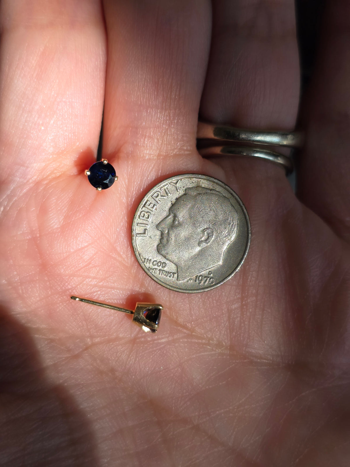 14k Gold 4mm Sapphire Stud Earrings