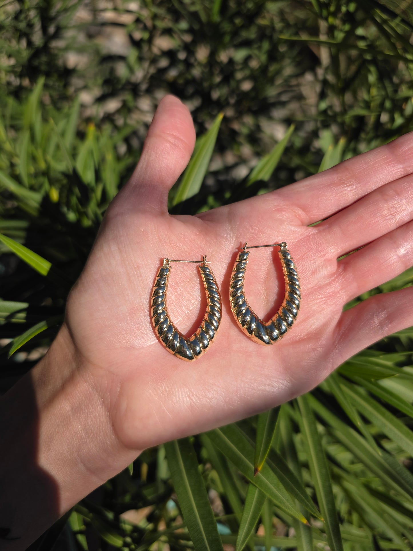 14k Croissant / Shrimp Style Elongated Hollow Statement Hoops Earrings