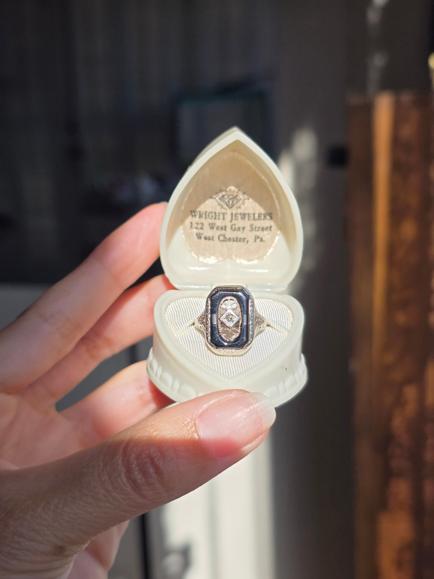 Vintage 10k White Gold Art Deco Style Onyx Shadowbox Diamond Accented Ring Size 4.5