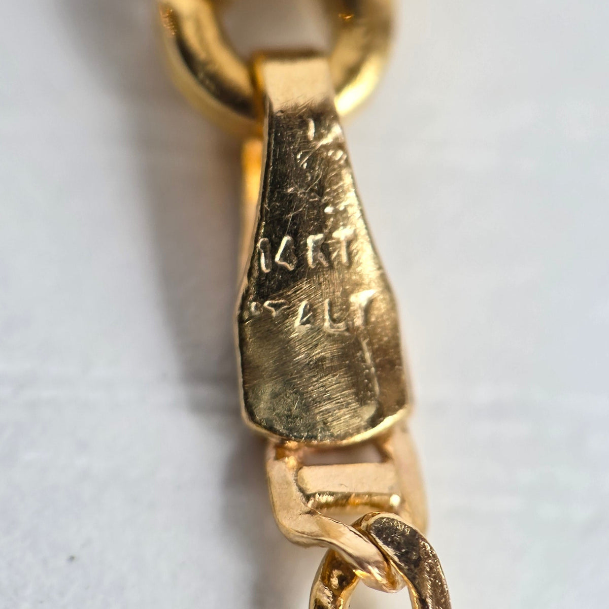 Vintage 14k Gold Italian Made Figaro Chain 18"