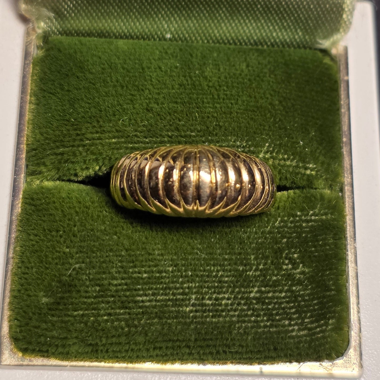 Solid 18k Gold Shrimp / Croissant Domed Ring Size 5.5