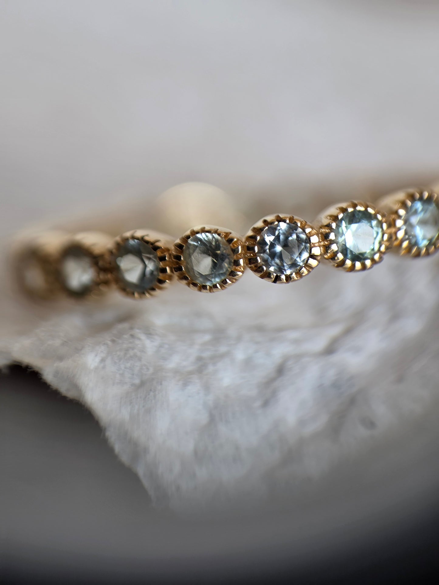 Gorgeous 14k Gold 1.10TCW Pale Blue Sapphire Bezel Set Full Eternity Band Ring Size 7