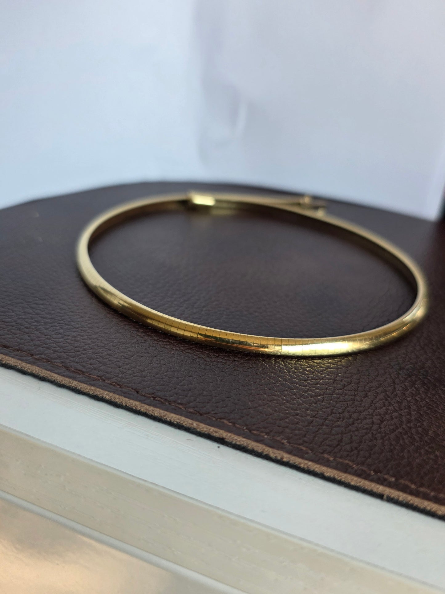 Elegant 14k Solid Gold Italian Made Omega Choker Necklace 13.5"