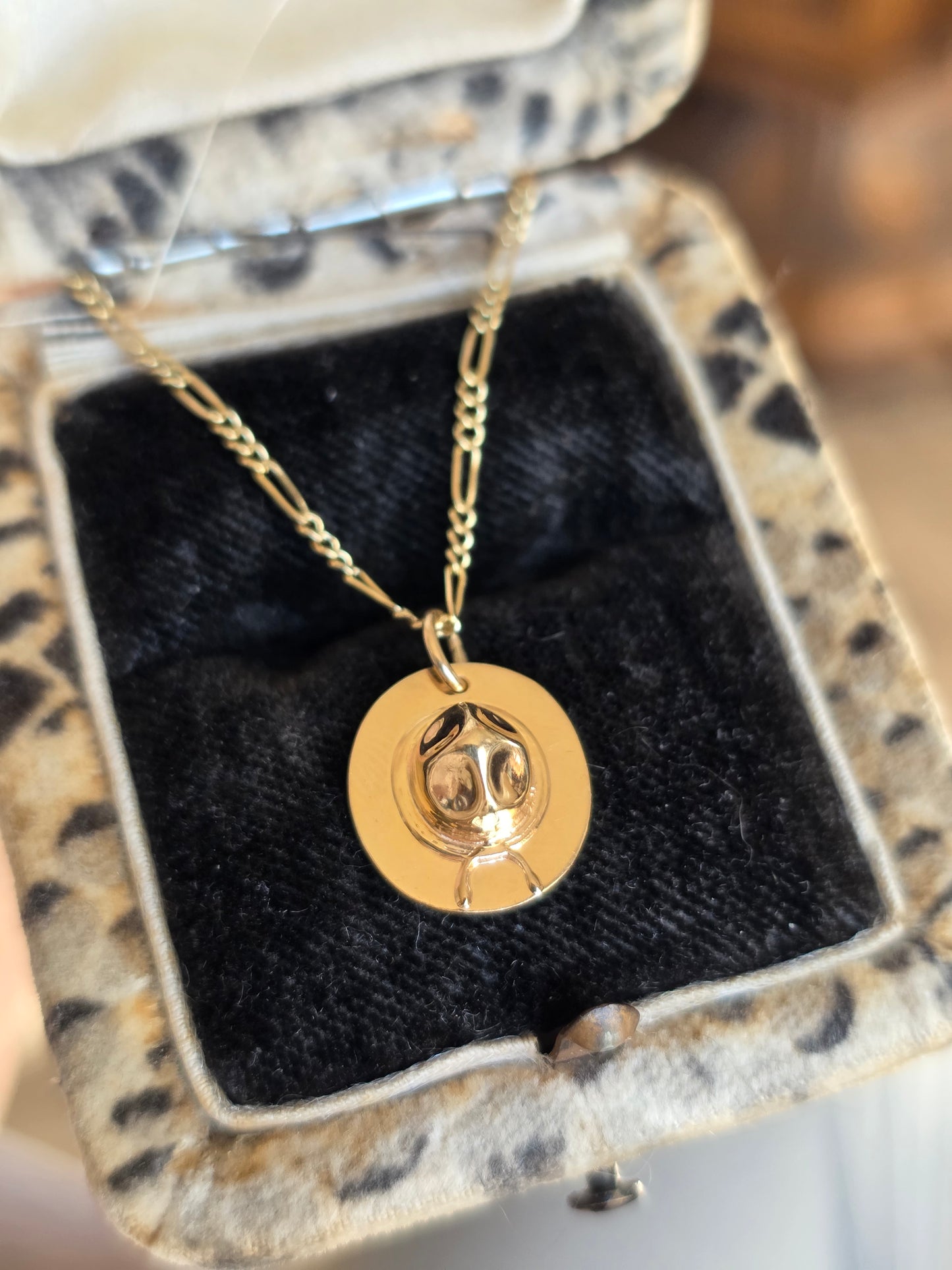 Awesome 3D 10k Gold Deputy Hat / Cowboys Hat Charm (NO CHAIN)