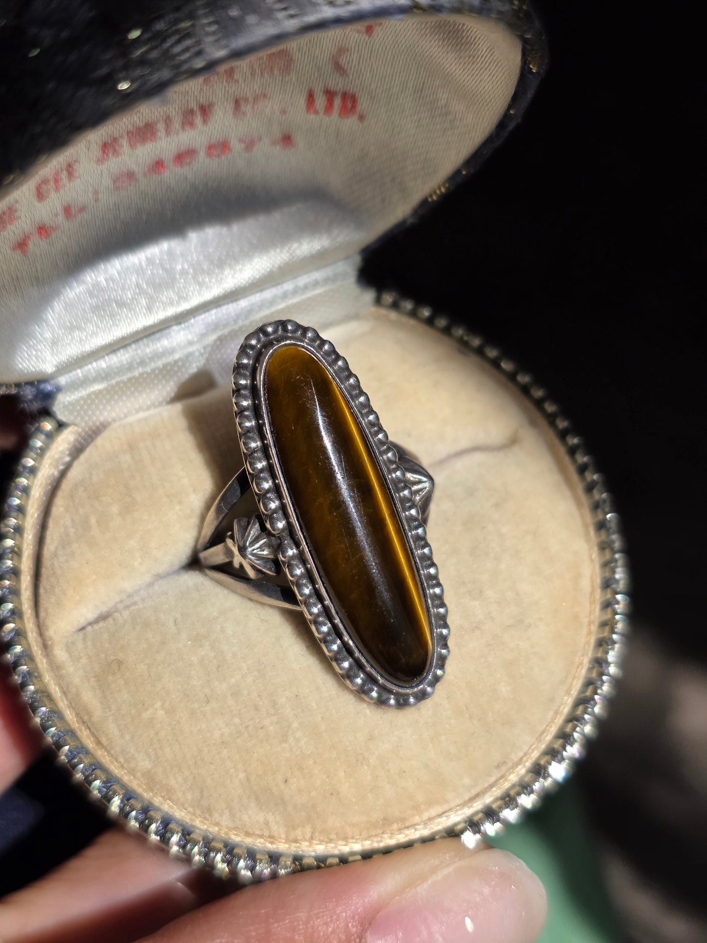 Beautiful Sterling Silver Signed Running Bear Elongated Oval  Tigers Eye Cabochon Statement Ring Size 9.25