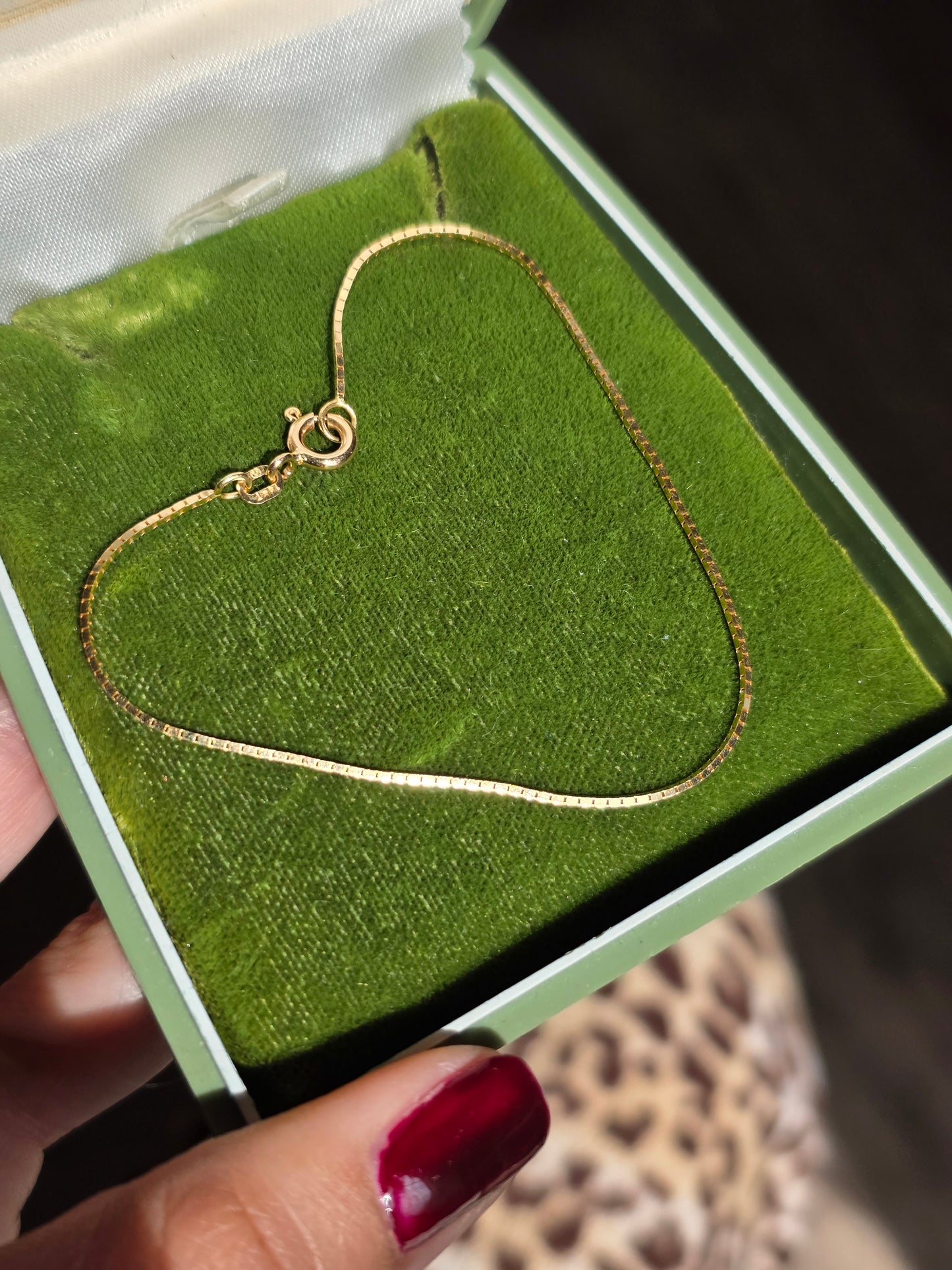 Lovely Minimalist 14k Gold Dainty 0.7mm Wide Box Chain Bracelet 7"