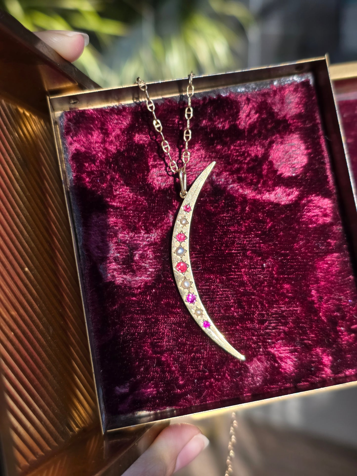 Beautiful Vintage 9k Gold Pearl & Gemstone Crescent Moon Pendant (NO CHAIN)