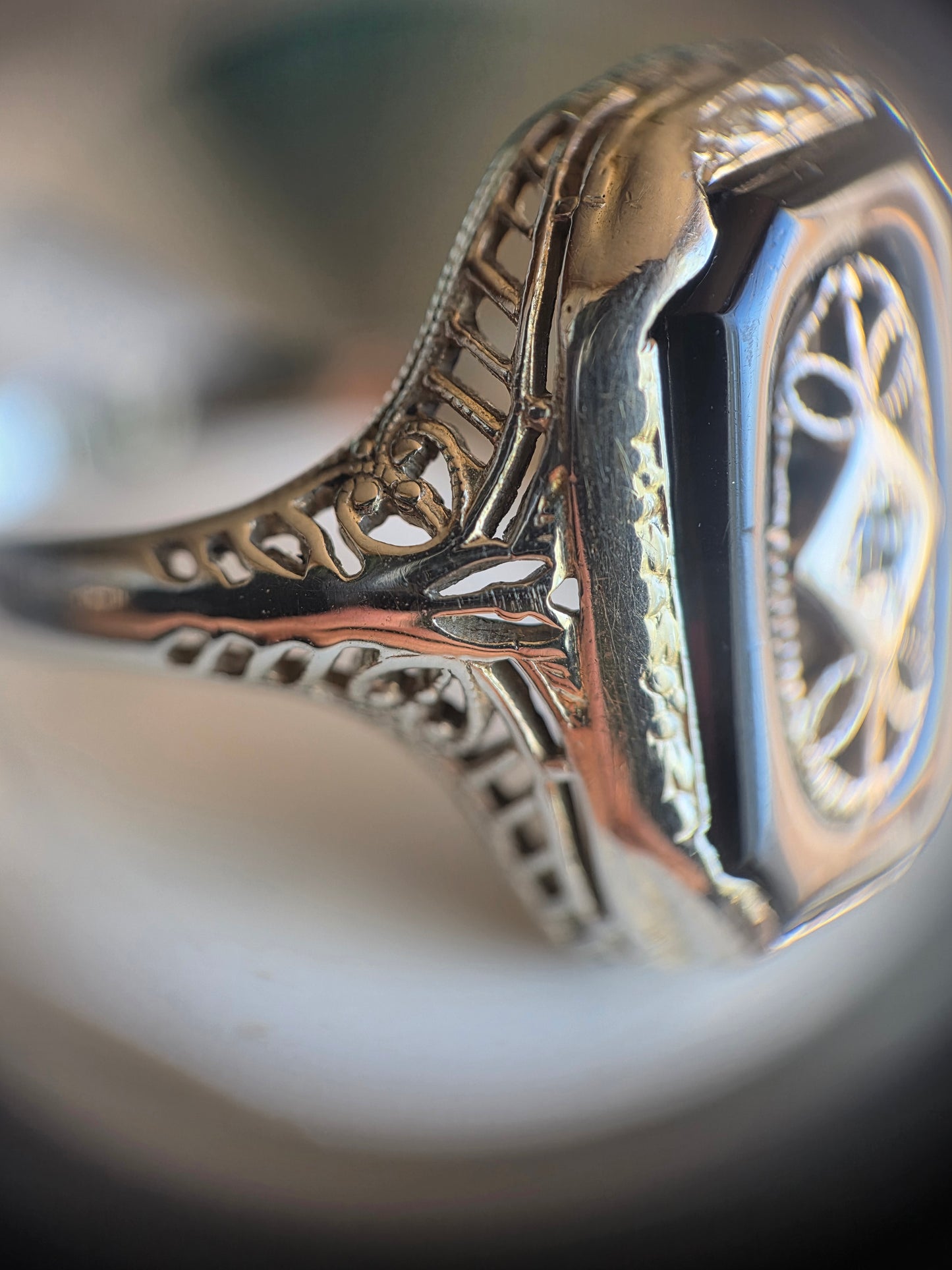 Vintage 10k White Gold Art Deco Style Onyx Shadowbox Diamond Accented Ring Size 4.5