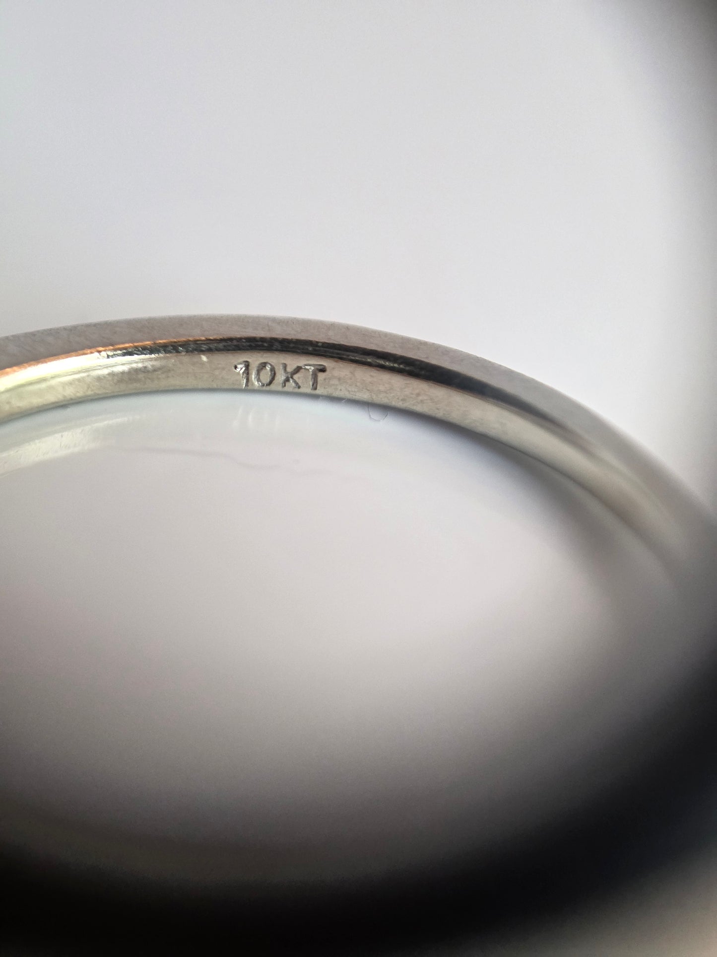 10k Gold Diamond Curved Skinny Stacker Band Ring Size 7
