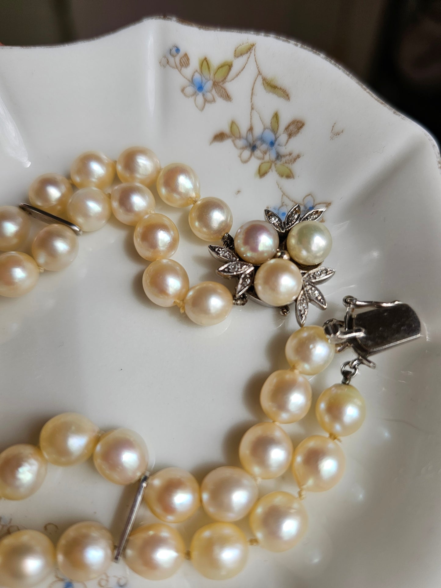 Lovely Vintage Double Strand Pearl Bracelet 7" White Gold Diamond Clasp