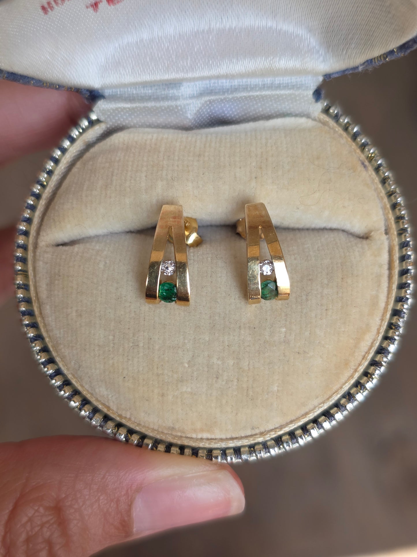 Unique 14k Gold Emerald & Diamond Tapered V Stud Earrings