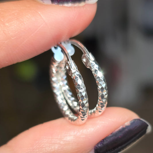 Small 16.6mm Textured Diamond Cut Hoops Earrings