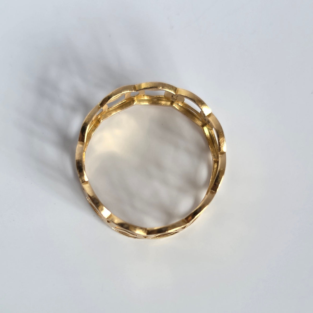 18k Interlocking Infinity Openwork Band Ring Size 5.75