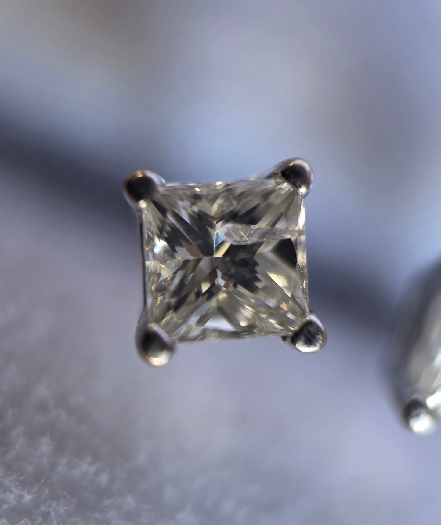 14k White Gold .23ctw Princess Cut Diamond Stud Earrings