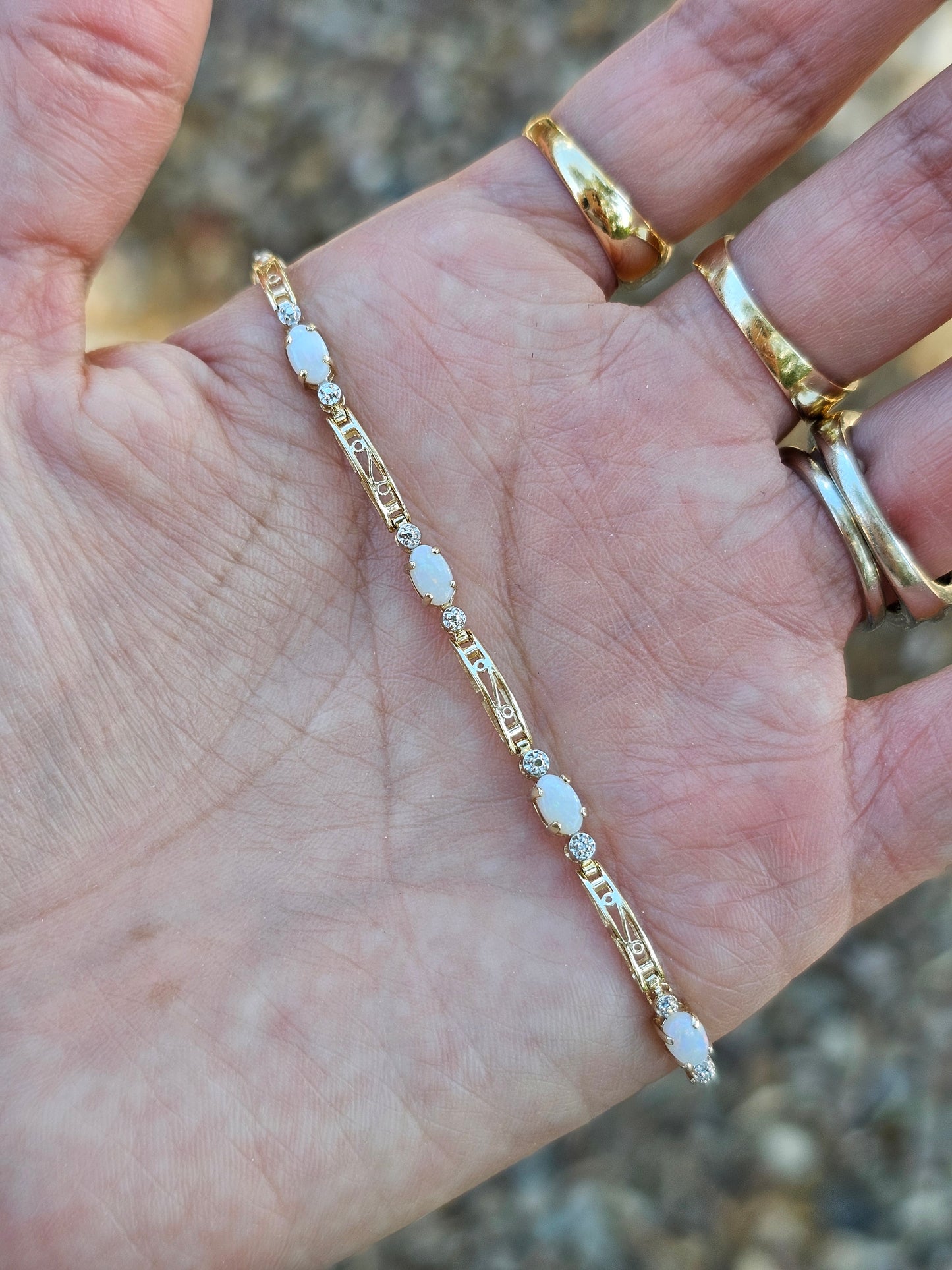 Beautiful 10k Opal Bracelet 7"