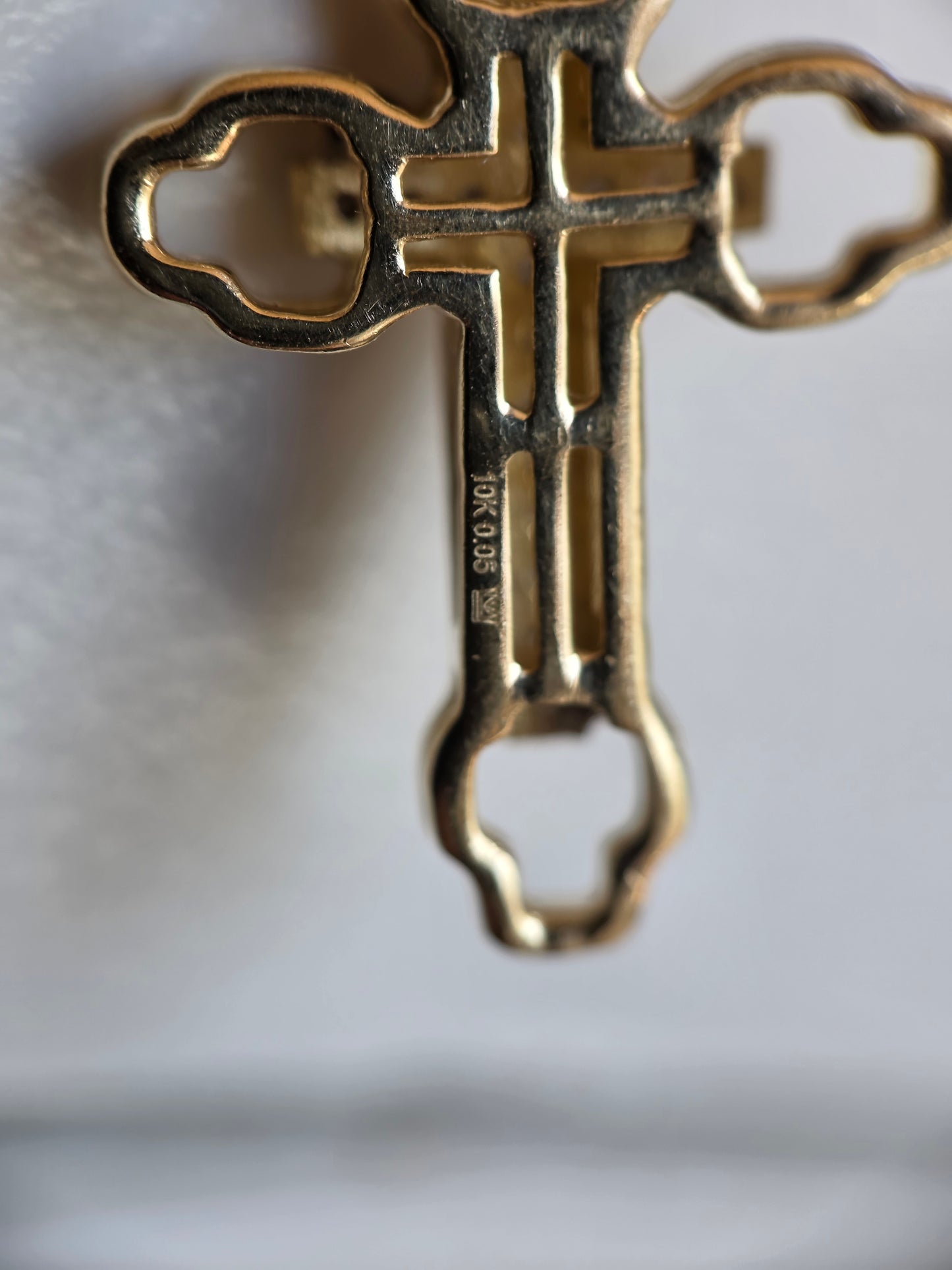 Beautiful 10k Gold Diamond Cross Pendant (NO CHAIN)