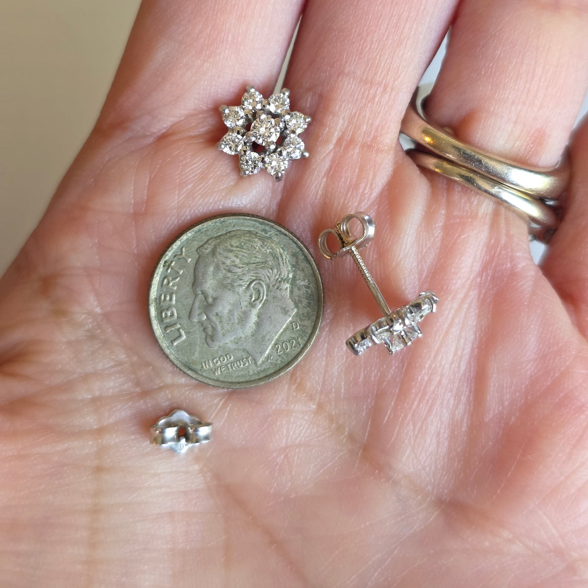 Gorgeous 14K White Gold Round Diamond Cluster Stud Earrings