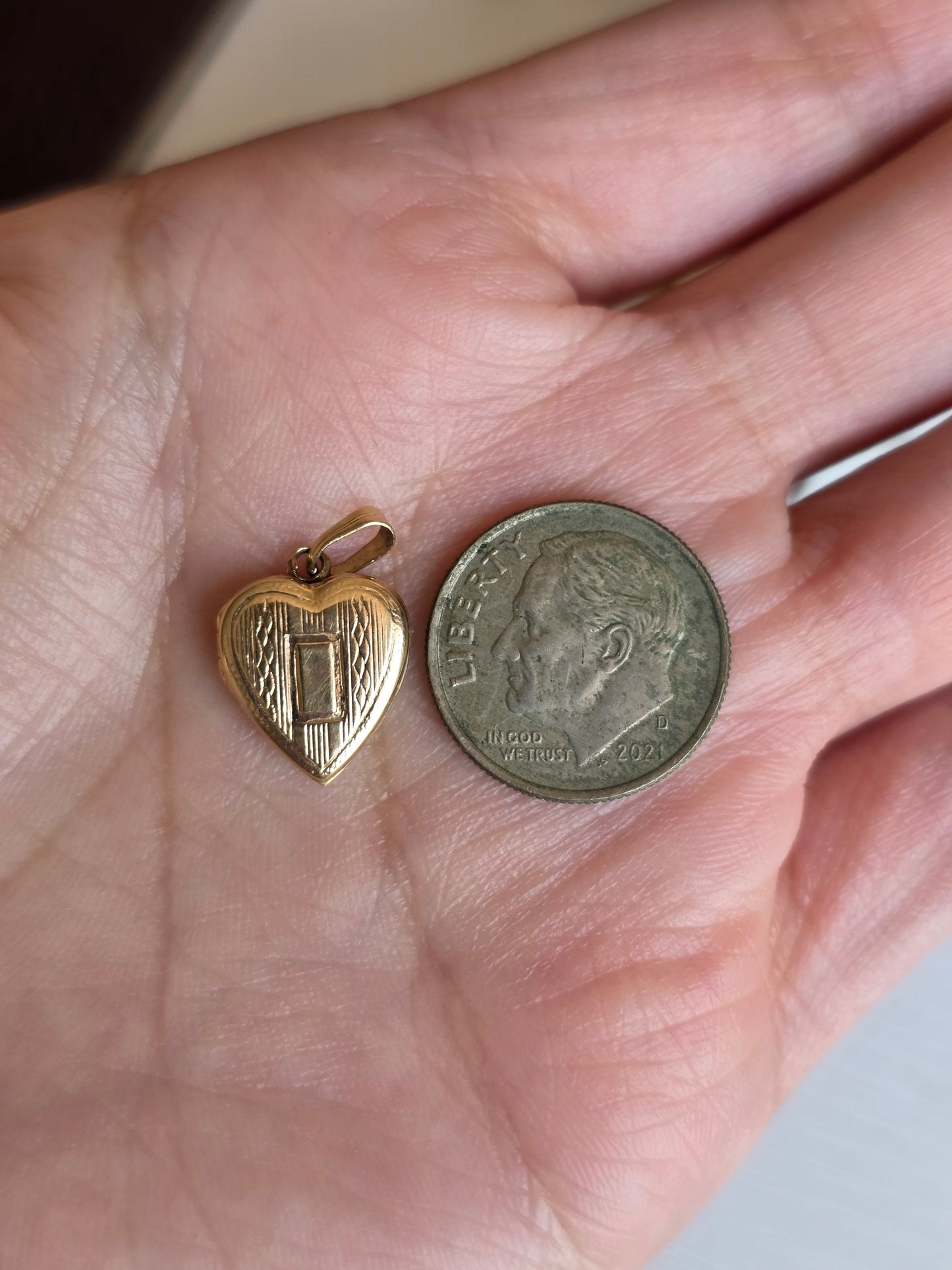 Pretty Vintage 10k Gold Heart Locket Pendant (NO CHAIN)