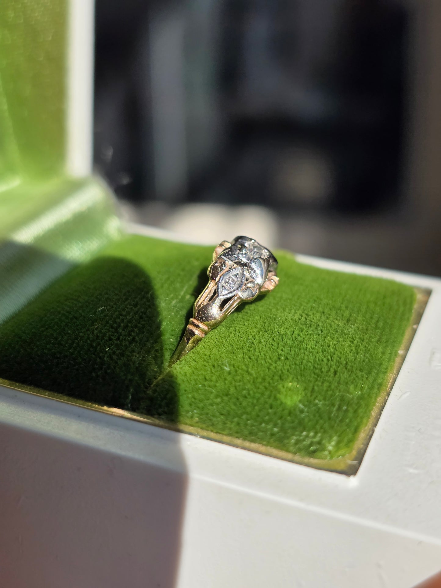 Beautiful Vintage 14k Gold Diamond Pinky Ring Size 3.5