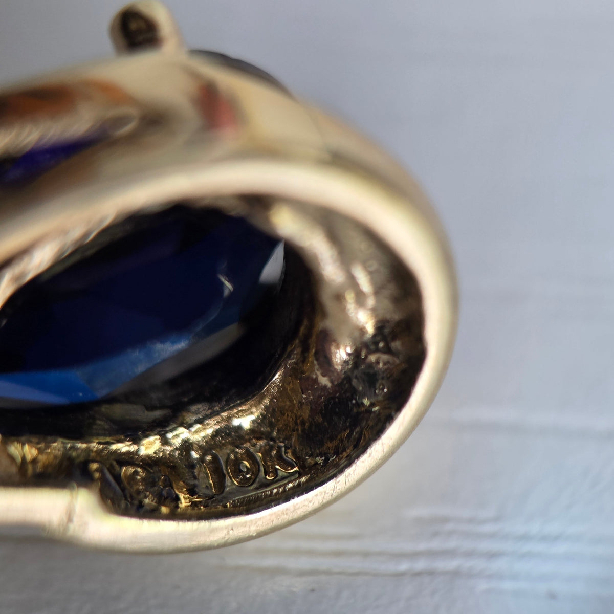 Lovely 10k Gold Midnight Blue 1.90TCW Sapphire & Diamond Pendant