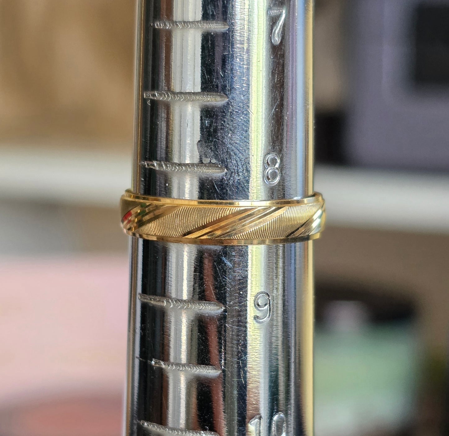 Pretty 10k Gold Diamond Cut Textured 4.1mm Wide Band Size 8.25