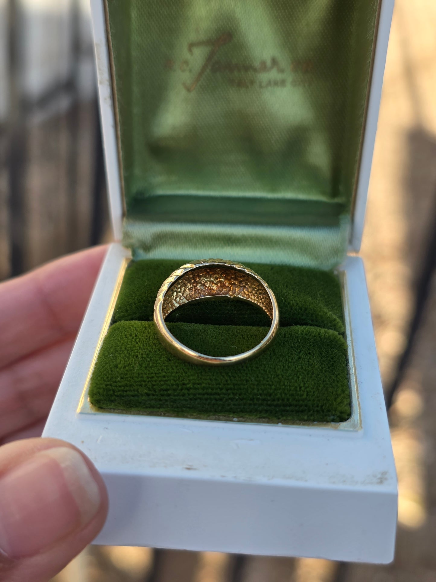 Solid 18k Gold Shrimp / Croissant Domed Ring Size 5.5
