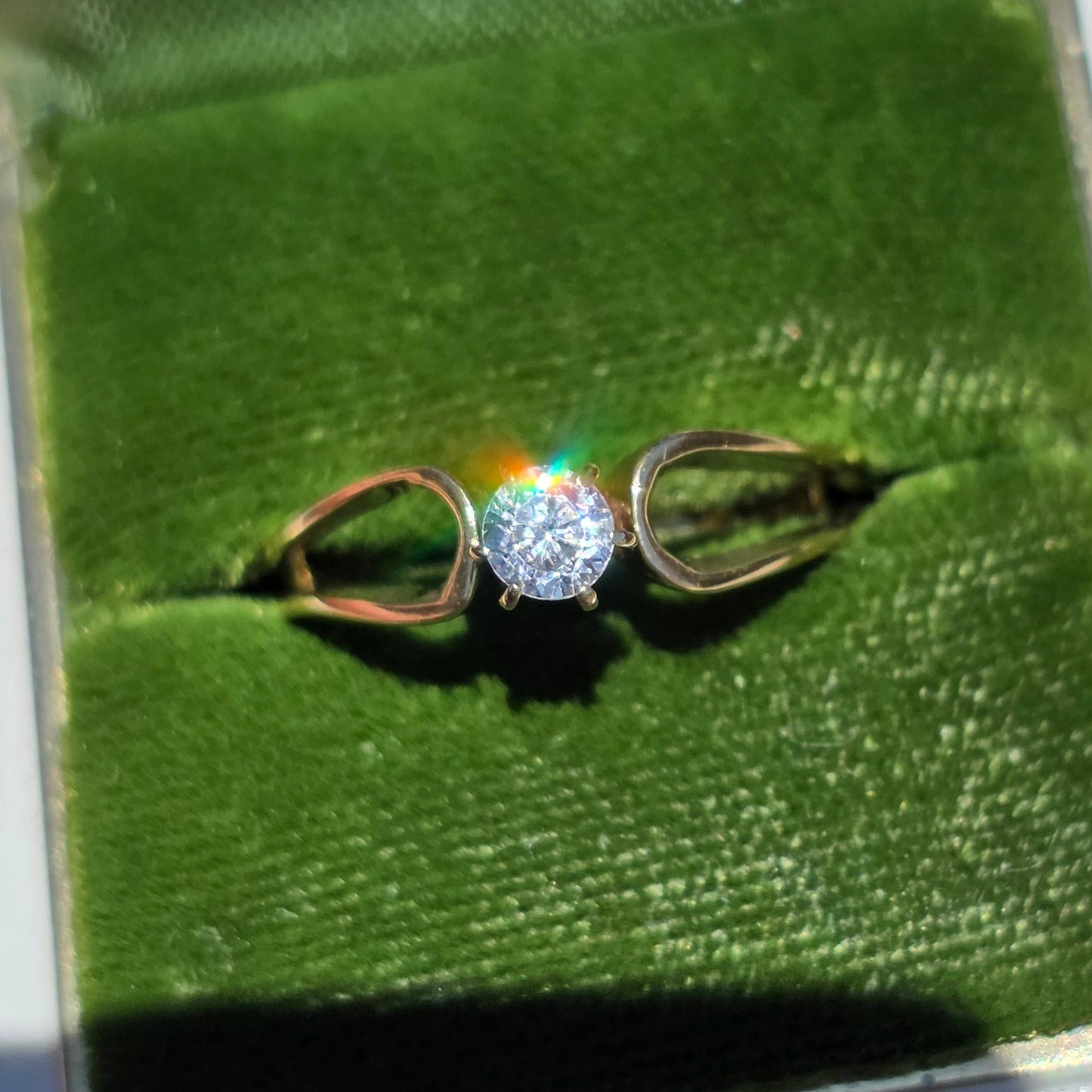 Beautiful Vintage 10k Gold Solitaire Ring Size 7